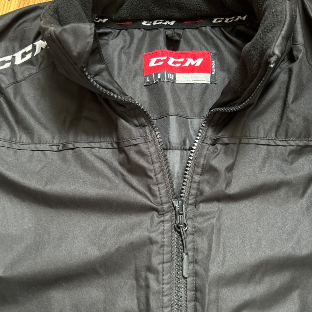 CCM Boys Black Quilted Hockey Jacket with Removable Hood - Picture 2 of 8